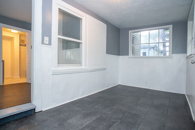 22 Prescott St, Leominster, MA 01453