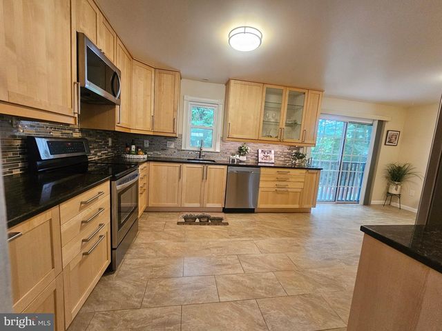 3 CASTLE CLIFF CT, Silver Spring, MD 20904