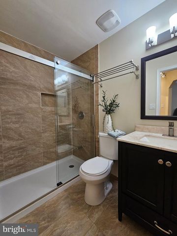 3 CASTLE CLIFF CT, Silver Spring, MD 20904