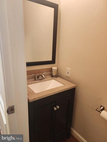 3 CASTLE CLIFF CT, Silver Spring, MD 20904