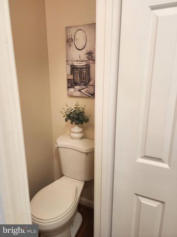3 CASTLE CLIFF CT, Silver Spring, MD 20904