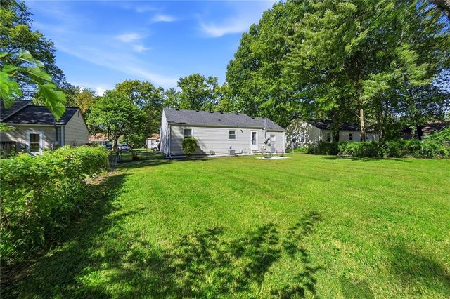 7621 Conser Street, Overland Park, KS 66204