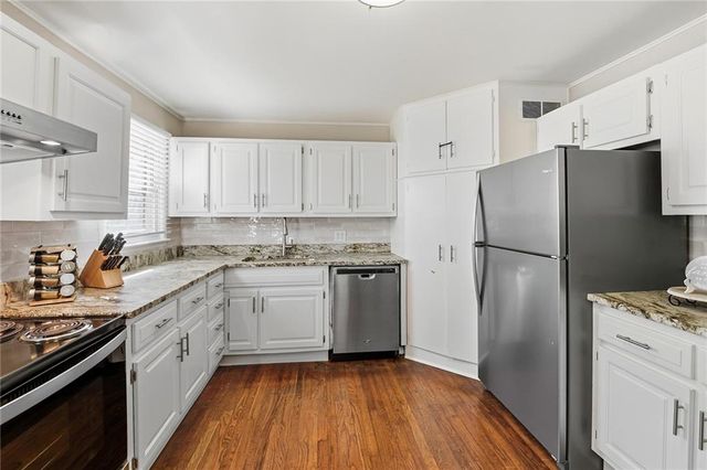 7621 Conser Street, Overland Park, KS 66204
