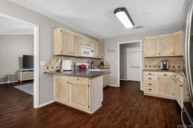 1712 Eagle Point Way, Benton, AR 72015