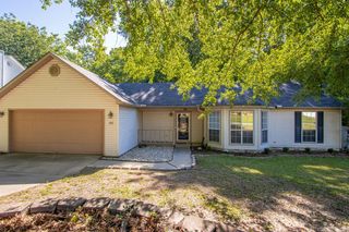 1712 Eagle Point Way, Benton, AR 72015