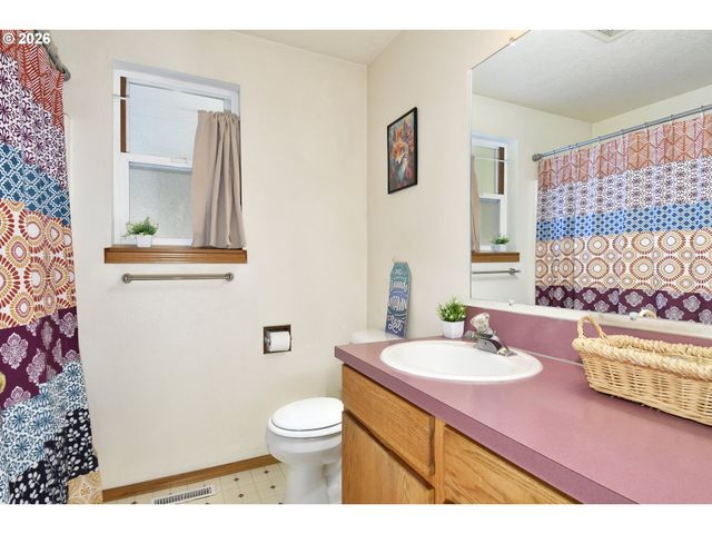 15698 Se 98TH Ave, Clackamas, OR 97015