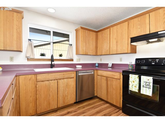 15698 Se 98TH Ave, Clackamas, OR 97015