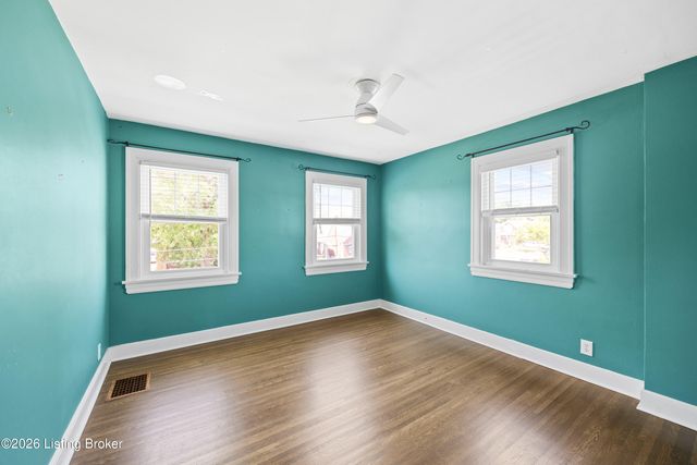 139 S Crestmoor Ave, Louisville, KY 40206