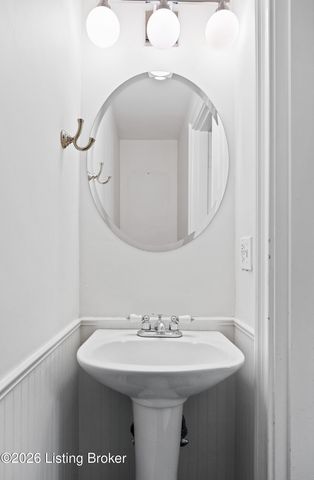 139 S Crestmoor Ave, Louisville, KY 40206