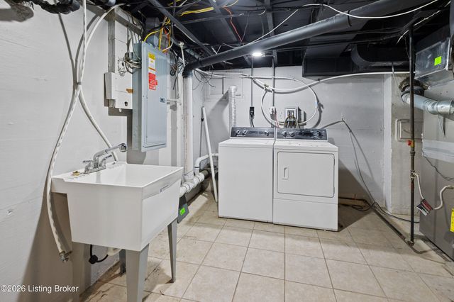 139 S Crestmoor Ave, Louisville, KY 40206