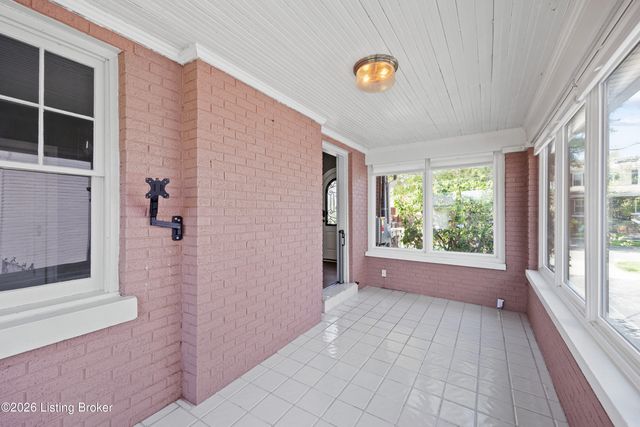 139 S Crestmoor Ave, Louisville, KY 40206