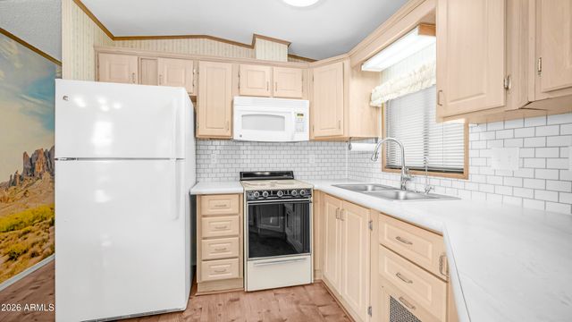 43 Iron Ore Drive, Apache Junction, AZ 85119