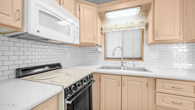 43 Iron Ore Drive, Apache Junction, AZ 85119