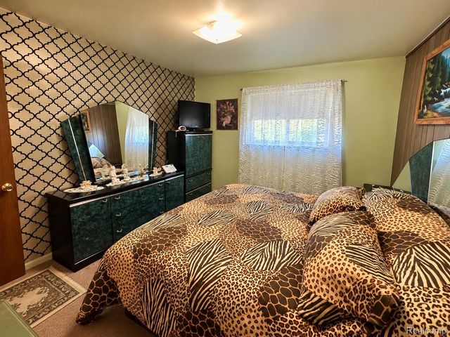26731 Roberta Street, Roseville, MI 48066