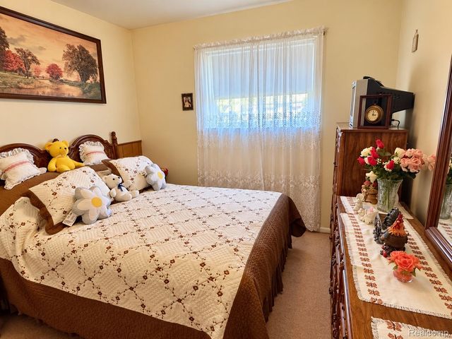 26731 Roberta Street, Roseville, MI 48066