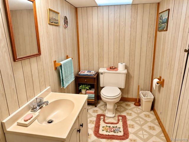 26731 Roberta Street, Roseville, MI 48066