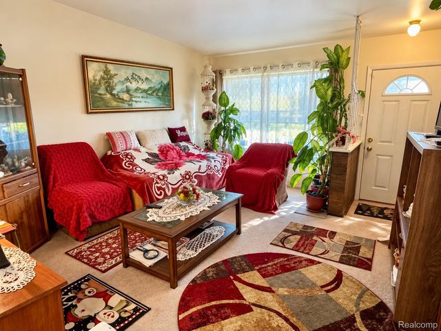 26731 Roberta Street, Roseville, MI 48066