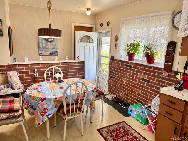 26731 Roberta Street, Roseville, MI 48066