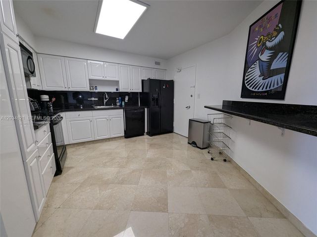 5161 Collins Avenue 518, Miami Beach, FL 33140