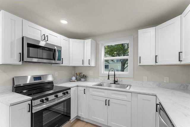 825 CROOKS STREET, Green Bay, WI 54301