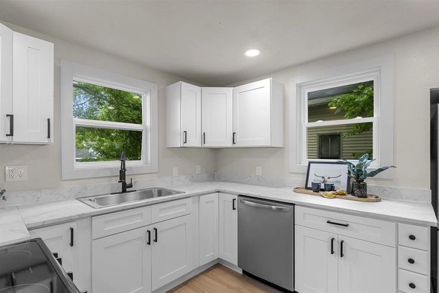825 CROOKS STREET, Green Bay, WI 54301
