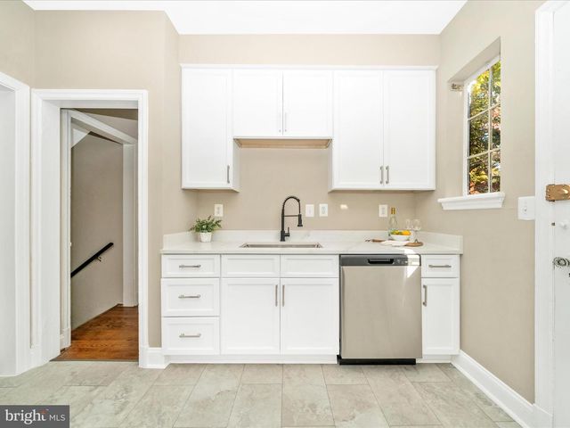 8203 GREENWOOD AVE, Takoma Park, MD 20912