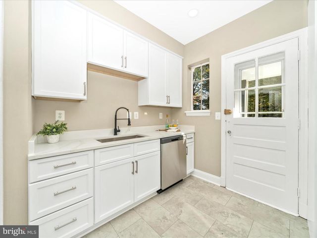 8203 GREENWOOD AVE, Takoma Park, MD 20912