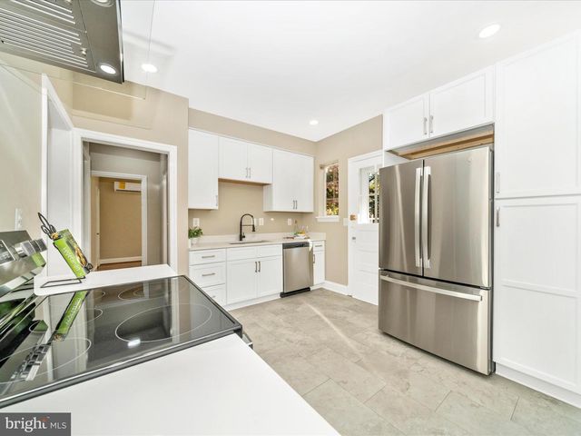 8203 GREENWOOD AVE, Takoma Park, MD 20912