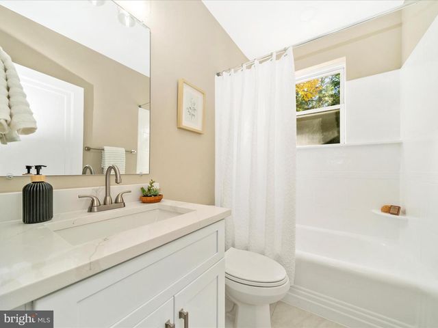 8203 GREENWOOD AVE, Takoma Park, MD 20912