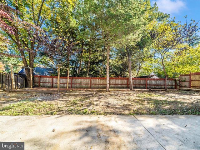 8203 GREENWOOD AVE, Takoma Park, MD 20912