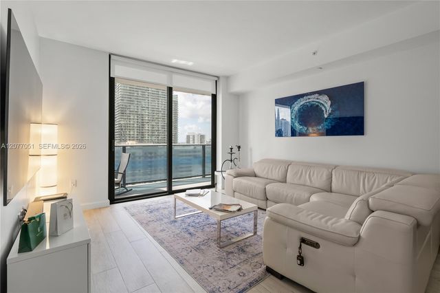 45 SW 9th Street 1405, Miami, FL 33130