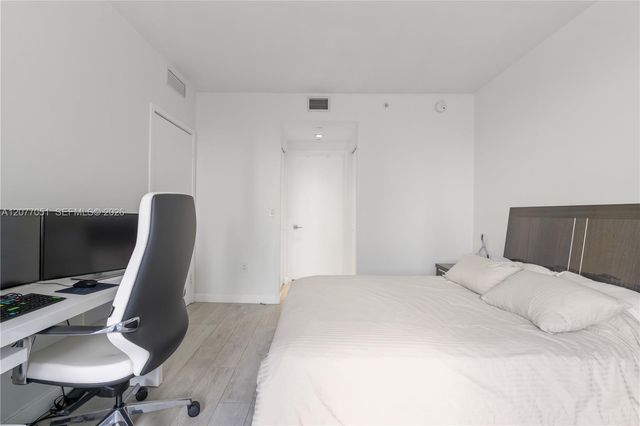 45 SW 9th Street 1405, Miami, FL 33130