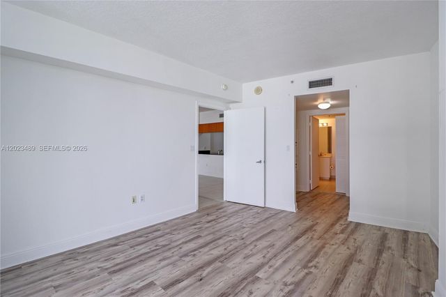 1750 N Bayshore Dr 3809, Miami, FL 33132
