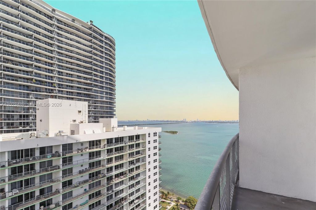 1750 N Bayshore Dr 3809, Miami, FL 33132