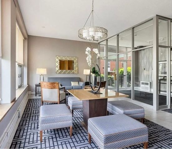 20 Hammond Pond Parkway 305, Newton, MA 02467