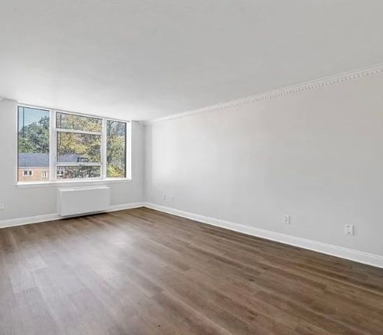20 Hammond Pond Parkway 305, Newton, MA 02467