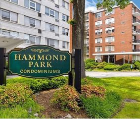 20 Hammond Pond Parkway 305, Newton, MA 02467