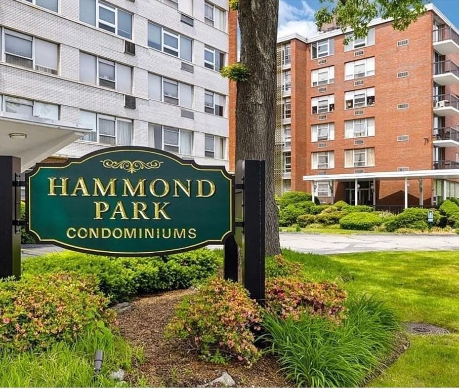 20 Hammond Pond Parkway 305, Newton, MA 02467