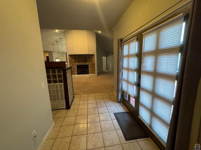 4504 SW Moundview DR, Topeka, KS 66610