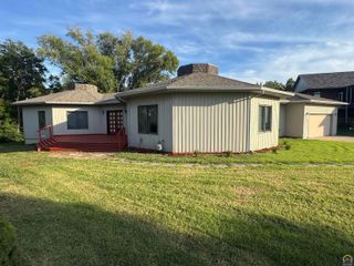 4504 SW Moundview DR, Topeka, KS 66610