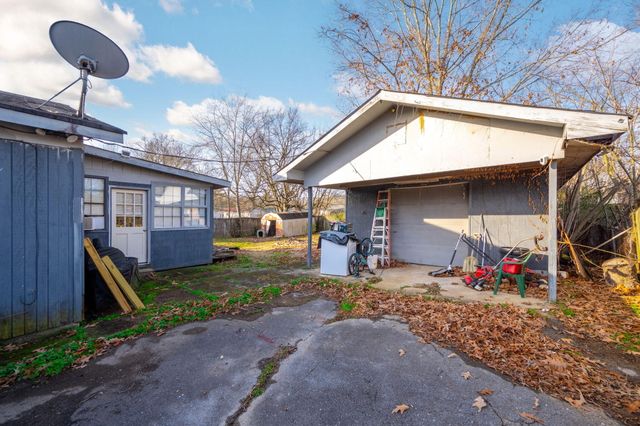 1313 E Sherry Drive, Rossville, GA 30741