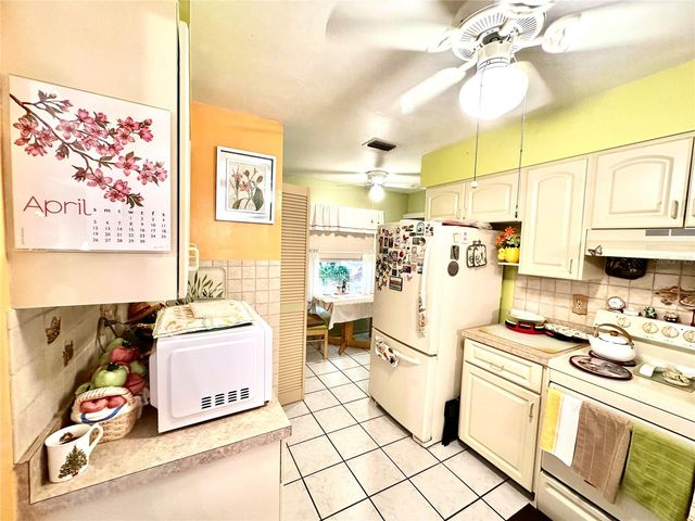 3332 TALLYWOOD COURT 7086, Sarasota, FL 34237