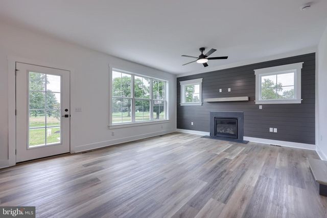 2012 MELODY LN, Lancaster, PA 17601