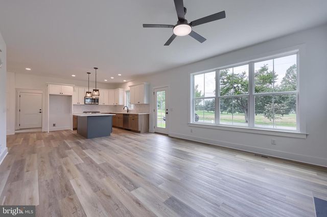 2012 MELODY LN, Lancaster, PA 17601