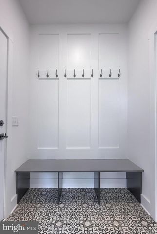 2012 MELODY LN, Lancaster, PA 17601