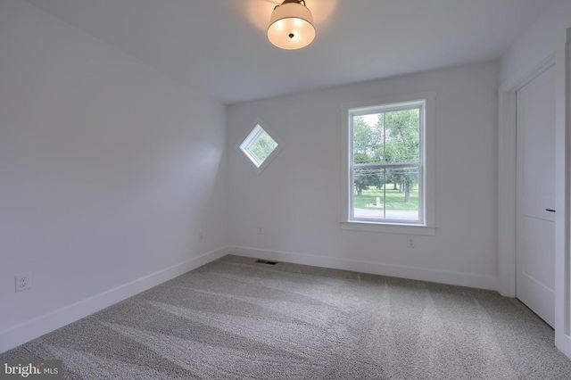 2012 MELODY LN, Lancaster, PA 17601