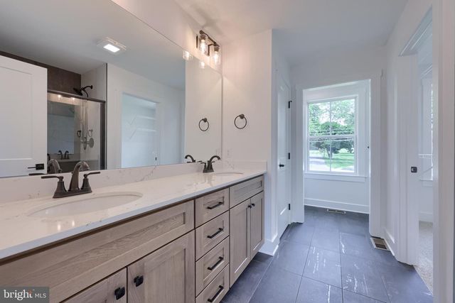 2012 MELODY LN, Lancaster, PA 17601