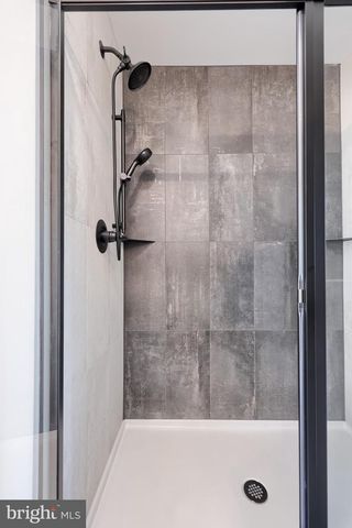 2012 MELODY LN, Lancaster, PA 17601