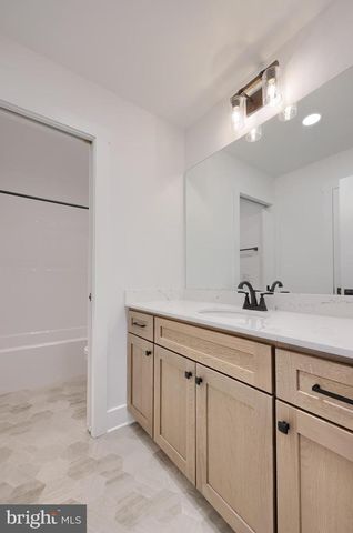 2012 MELODY LN, Lancaster, PA 17601