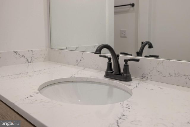 2012 MELODY LN, Lancaster, PA 17601